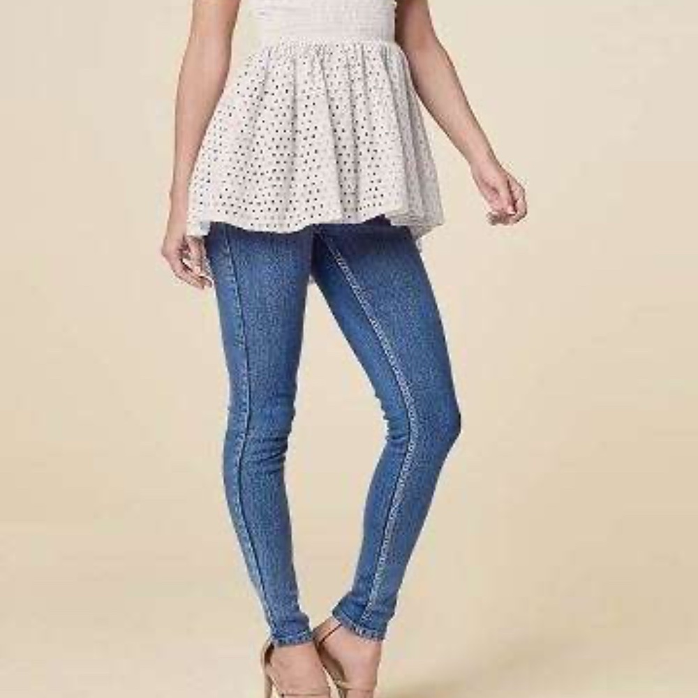 Size 4L Venus Women's 5 Pocket Skinny Jewelled Button Jeans